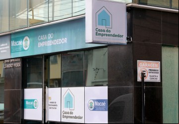 Selo Prata em Referência de Atendimento, do Sebrae