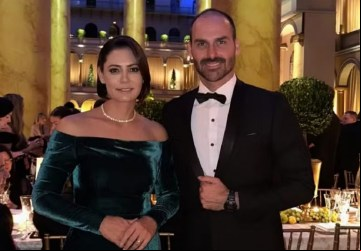 Ex-primeira-dama Michelle Bolsonaro e o deputado federal Eduardo Bolsonaro (PL)