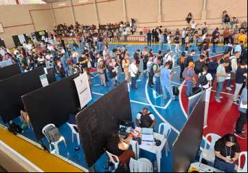 Evento acontece neste sábado, 15; candidatos devem levar currículo e documento de identificação