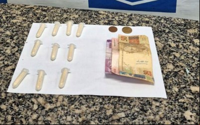 Mulher é presa em flagrante por tráfico durante patrulhamento em Macaé